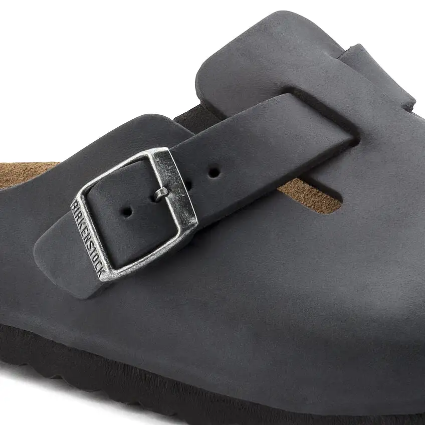 Birkenstock Women's Boston Oiled Leather (Black - Regular Fit)