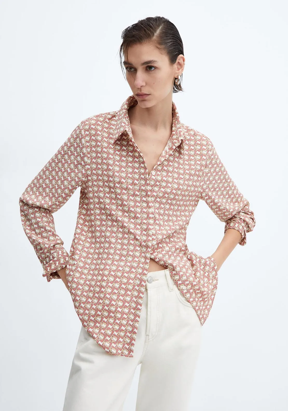 Buttoned flowy shirt